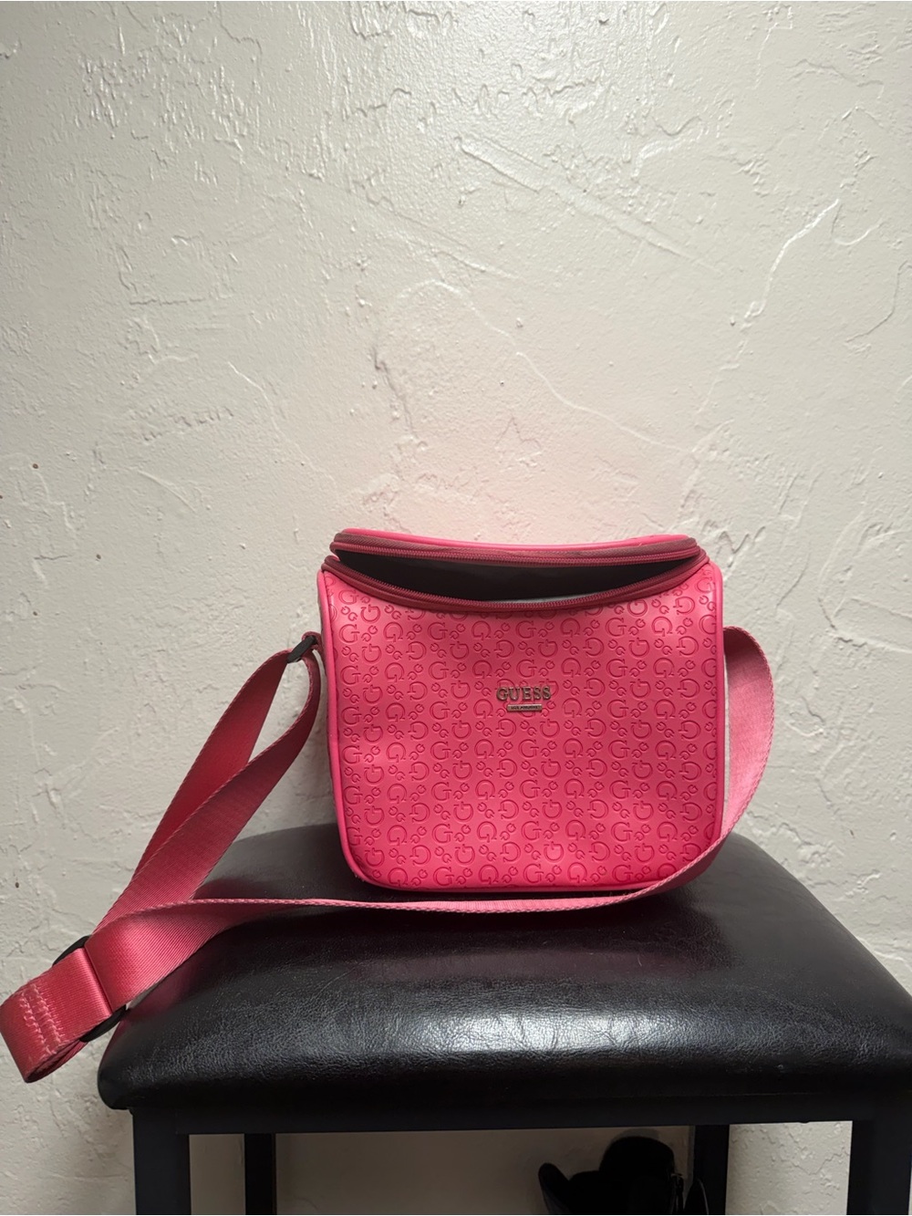 Guess Pink Logo-Print Lunch Bag